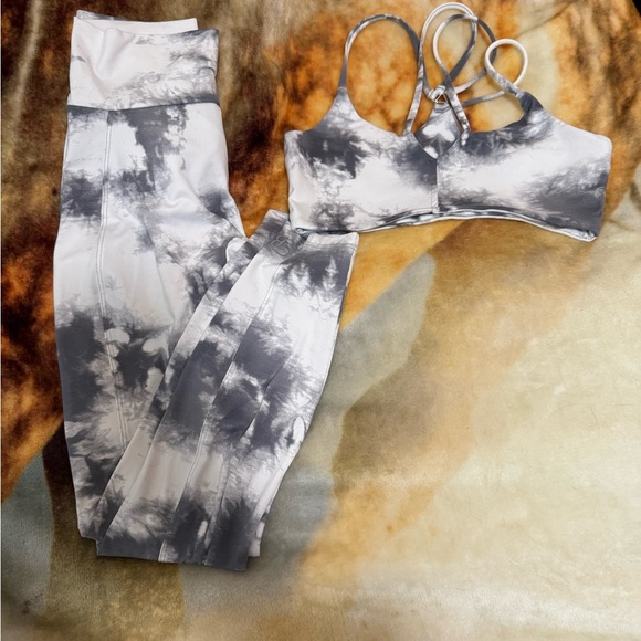 SET: Bombshell Sportswear GREY Tie-Dye (M) - Picture 2 of 2